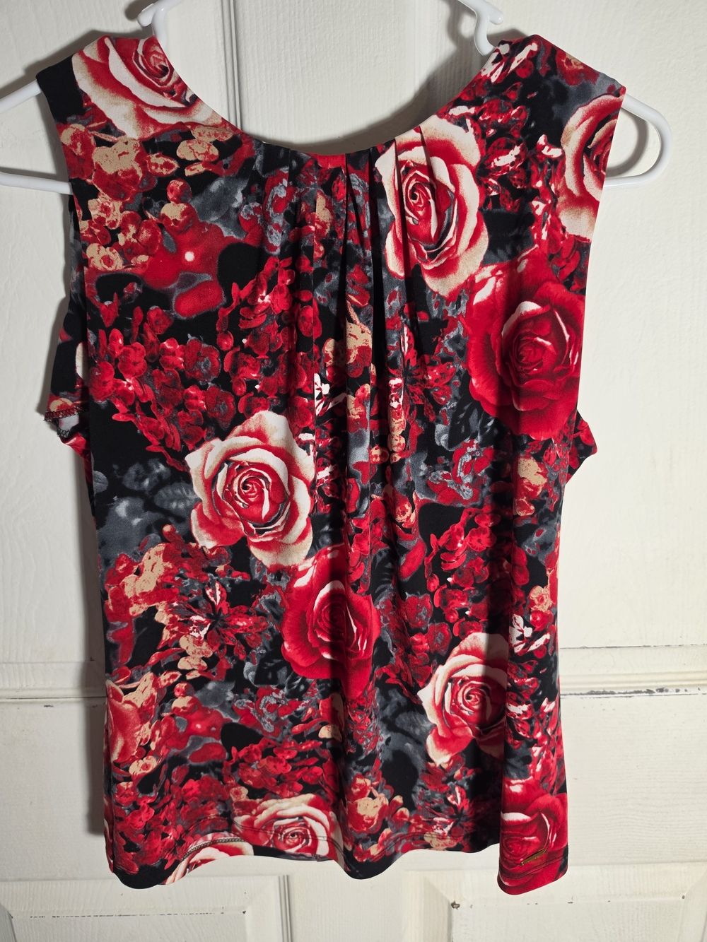 Calvin Klein Red Black floral tank top Size L shirt round neckline, sleeveless